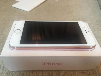 Лот: 11361021. Фото: 1. iPhone 7 32gb Rose Gold розовое... Смартфоны