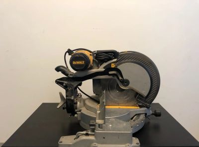 Лот: 19673449. Фото: 1. Торцовочная пила dewalt dw 706QS... Электроинструмент
