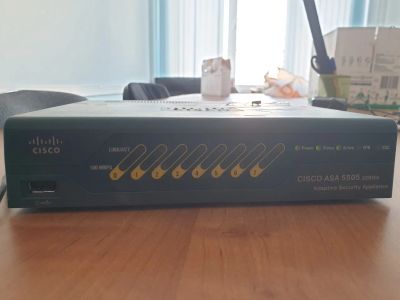 Лот: 19573180. Фото: 1. Межсетевой экран Cisco ASA 5505. Другое (сетевые устройства)