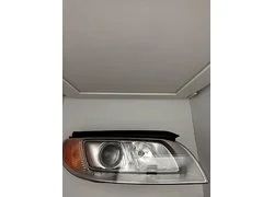 Лот: 18353160. Фото: 1. Фара правая Volvo XC 70 3 поколение... Оптика и освещение