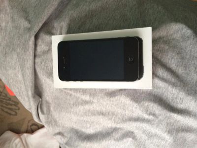 Лот: 3687472. Фото: 1. Apple iPhone 4, 8 гб. Черный. Смартфоны