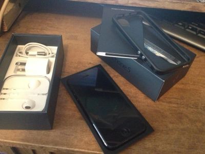Лот: 3103587. Фото: 1. Продам iphone 5 16gb Чёрный /обмен... Смартфоны