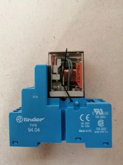Лот: 15001261. Фото: 1. Реле Finder. Реле, тумблеры, переключатели