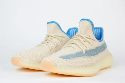 Лот: 16847347. Фото: 1. Кроссовки Adidas Yeezy 350 boost... Кеды, кроссовки, слипоны