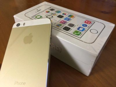 Лот: 7401348. Фото: 1. Айфон 5S gold 16 gb. Смартфоны