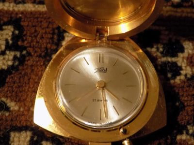Лот: 8936867. Фото: 1. Часы заря позолота на ходу. Драгоценные наручные часы
