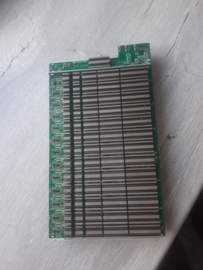 Лот: 20535172. Фото: 1. Antminer s17+ хэшплата отвал чипов... Другое (компьютеры, оргтехника, канцтовары)