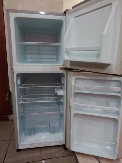 Лот: 10066499. Фото: 1. Продам холодильник Elenberg. Холодильники, морозильные камеры