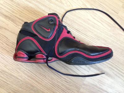 Лот: 3140280. Фото: 1. Баскетбольные кроссовки Nike Shox... Кеды, кроссовки, слипоны