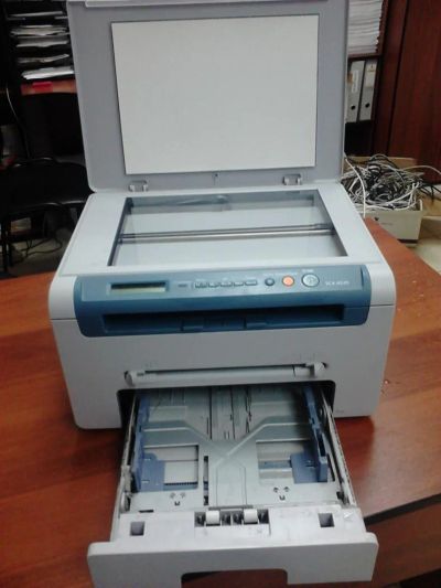 Лот: 3429683. Фото: 1. МФУ Samsung лазерный SCX-4220. МФУ и копировальные аппараты