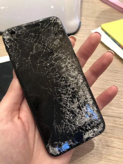 Лот: 11905555. Фото: 1. iPhone 7 32GB Space Grey. Смартфоны