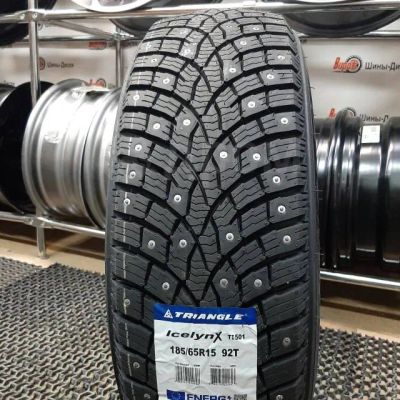Лот: 23096063. Фото: 1. Зимняя резина 185/65 R-15 " Triangle... Шины