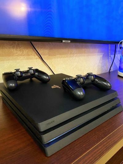 Лот: 19383966. Фото: 1. Sony Plastation 4 pro 1000gb... Игры для консолей