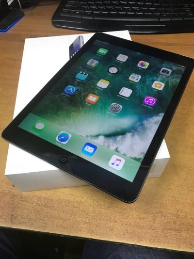 Лот: 11261522. Фото: 1. Планшет iPad Air Wi-Fi + Cellular... Планшеты