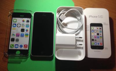 Лот: 7155920. Фото: 1. Apple iPhone 5c 16GB white. Смартфоны