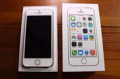 Лот: 5883183. Фото: 1. IPhone 5S Gold. Смартфоны