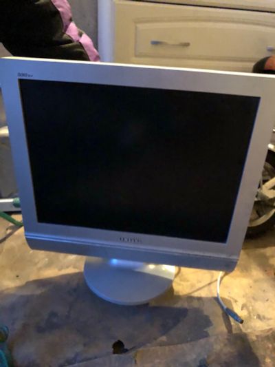 Лот: 12484113. Фото: 1. Маленький телевизор Samsung LW20M22C... Телевизоры