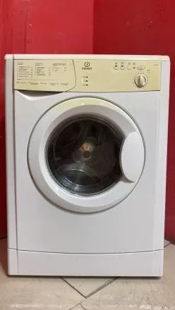 Лот: 20766788. Фото: 1. стиральная машина Indesit бу код... Стиральные машины