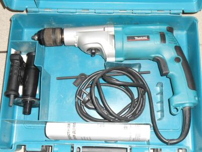 Лот: 6296227. Фото: 1. Продам ударную дрель Makita HP2071... Электроинструмент