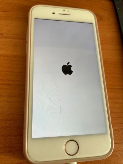 Лот: 17232017. Фото: 1. iphone 8. Смартфоны