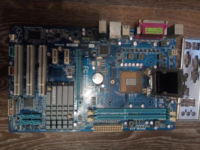 Лот: 19450278. Фото: 1. Gigabyte GA-P61-USB3-B3. Материнские платы