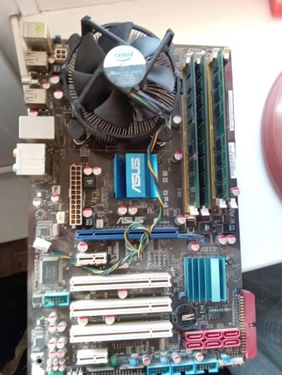 Лот: 19810737. Фото: 1. Комплект p5q se + q9400 + 6 гб... Комплекты запчастей