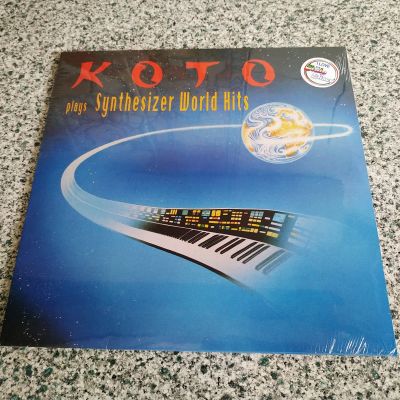 Лот: 20175149. Фото: 1. LP ● KOTO ● plays Synthesizer... Аудиозаписи