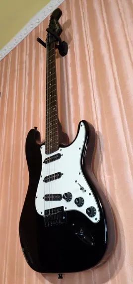 Лот: 25398643. Фото: 1. Электрогитара Fender. Гитары