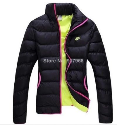 Лот: 4440716. Фото: 1. Курточка Nike. Другое (женская одежда)