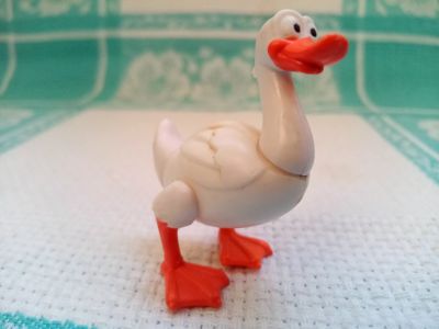 Лот: 25720806. Фото: 1. Игрушка-сюрприз из яйца, Гусь... Игрушки