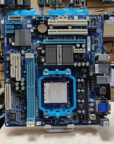 Лот: 21074639. Фото: 1. Мат. плата Gigabyte GA-MA74GM-S2H... Материнские платы