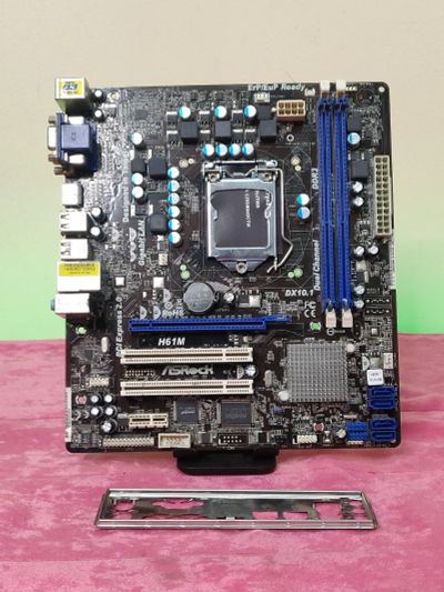 Лот: 23571715. Фото: 1. Мат. плата ASRock H61M/LGA1155... Материнские платы