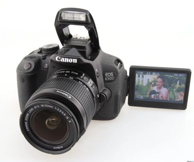 Лот: 18422840. Фото: 1. Зеркальный фотоаппарат Canon EOS... Цифровые зеркальные