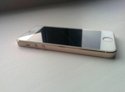 Лот: 11016705. Фото: 1. iPhone 5s 32гб. Смартфоны