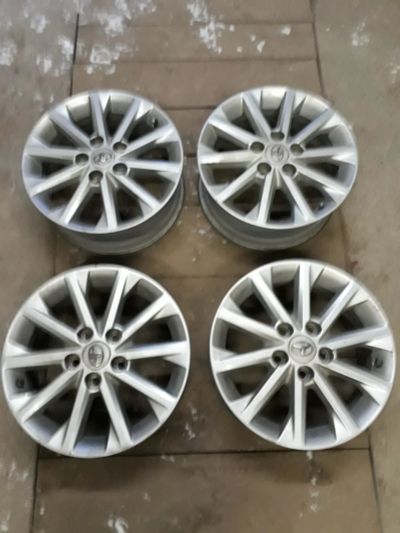 Лот: 10965874. Фото: 1. оригинальные диски Toyota R16... Диски