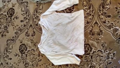 Лот: 12531421. Фото: 1. распашонка с розовой зайкой. Ползунки, распашонки, слипы