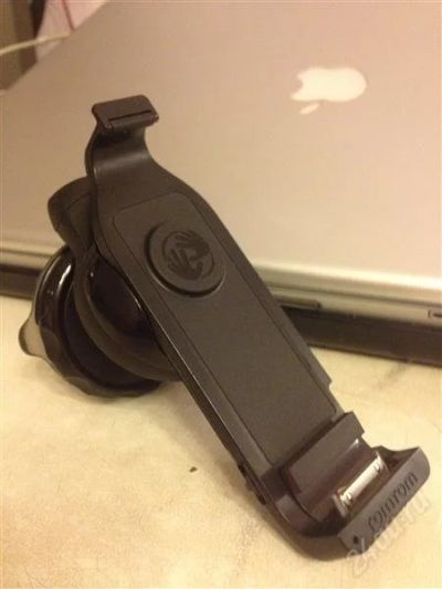 Лот: 3238568. Фото: 1. TomTom Car Kit for iPhone - Автомобильный... GPS-навигаторы
