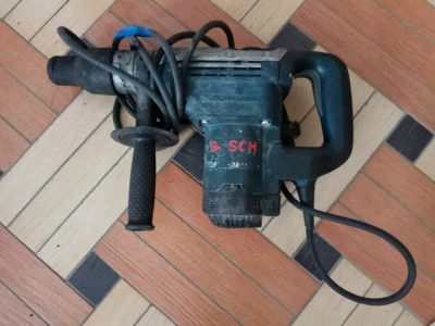 Лот: 13743494. Фото: 1. Перфоратор Bosch GBH5-38D. Электроинструмент