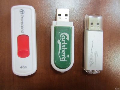 Лот: 13012038. Фото: 1. USB Флешки 3 шт. Б/У (4 ГБ, 2... USB-флеш карты