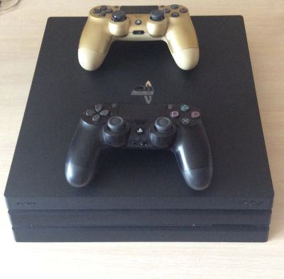 Лот: 13901246. Фото: 1. PlayStation 4 PRO PS4 Pro+ 2 Джойстика... Игровые приставки, консоли