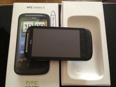 Лот: 3159824. Фото: 1. Смартфон HTC Desire S практически... Смартфоны