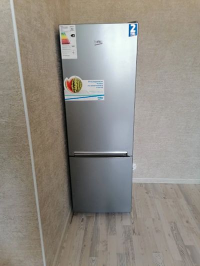 Лот: 17328257. Фото: 1. Холодильник Beko RCSK250M00S. Холодильники, морозильные камеры