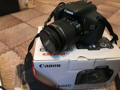Лот: 10534681. Фото: 1. Фотоаппарат зеркальный canon eos... Цифровые зеркальные