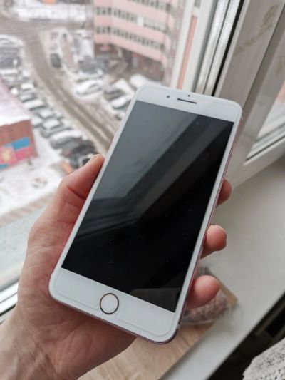 Лот: 15468307. Фото: 1. Iphone 7 plus 128 rose gold. Смартфоны