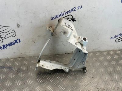 Лот: 23491928. Фото: 1. кронштейн фары Volkswagen Touareg... Двигатель и элементы двигателя
