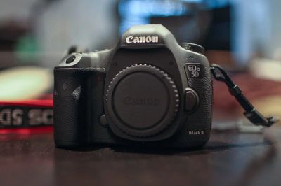 Лот: 10868426. Фото: 1. Canon 5D Mark III Пробег 5300... Цифровые зеркальные