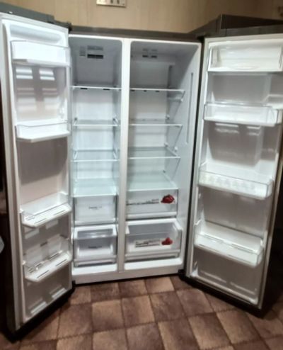 Лот: 20821985. Фото: 1. Холодильник двустворчатый LG. Холодильники, морозильные камеры