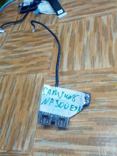 Лот: 15788702. Фото: 1. Плата usb для samsung np300e5a. Платы расширения, контроллеры, доп. порты