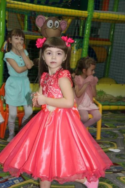 Лот: 7623296. Фото: 1. Очень Нарядное платье на 5-6 лет... Платья, сарафаны