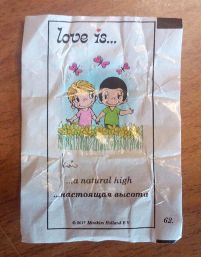 Лот: 17658016. Фото: 1. Вкладыши от жвачки Love is 4 штуки... Наклейки, карточки, вкладыши
